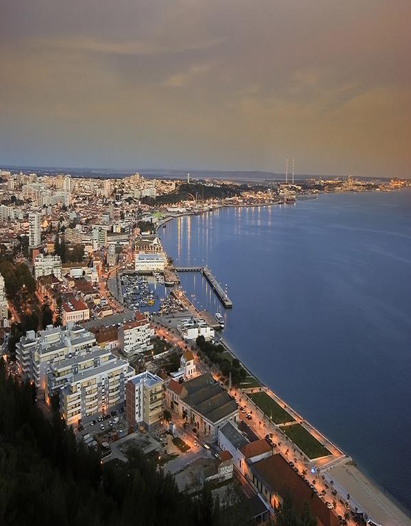 Sea And Marina View Apartment Setubal Exterior photo